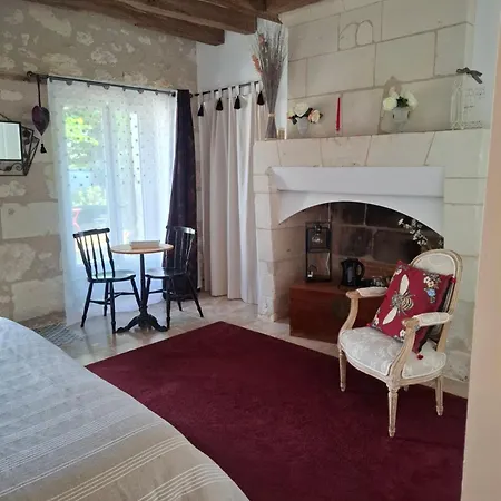 Le Clos Des Roses Bed & Breakfast 3*