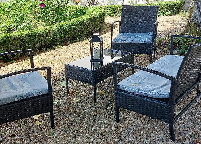 Le Clos Des Roses Bed & Breakfast 3*