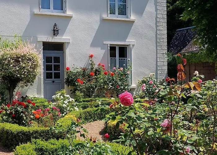 Le Clos Des Roses Bed & Breakfast 3*